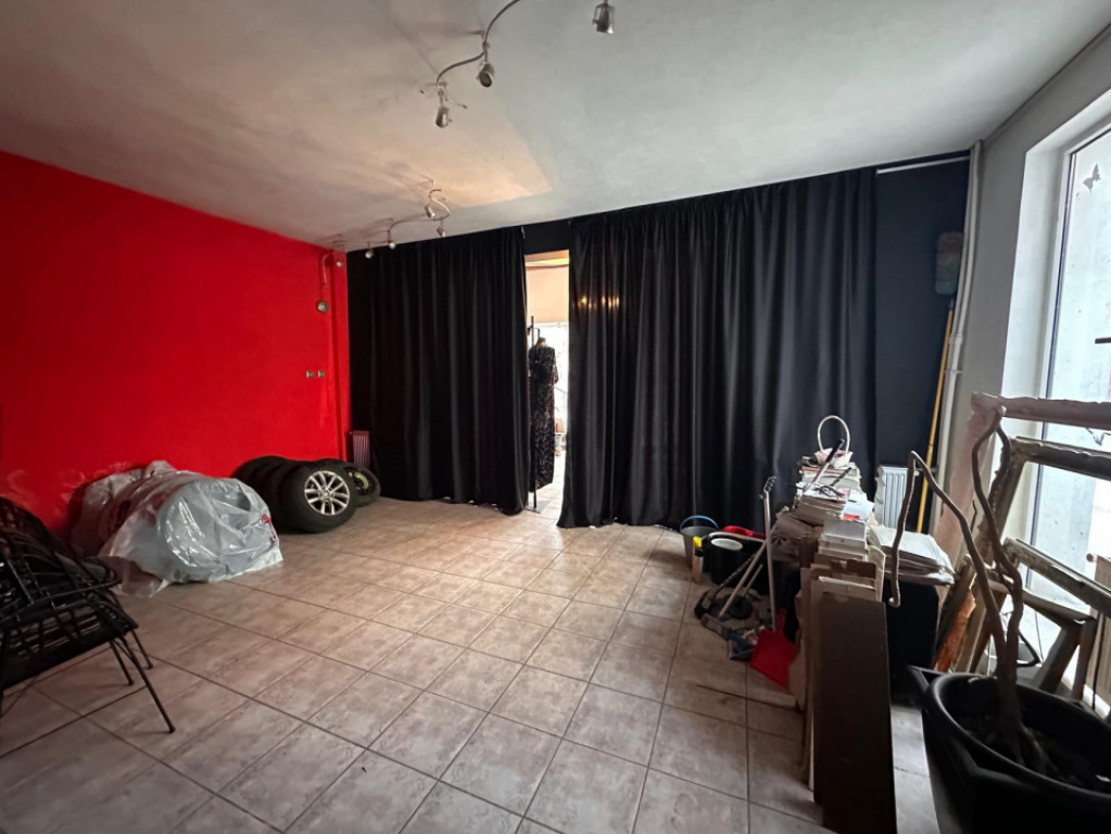 Spatiu Comercial D+P+1, situat in zona Centrala