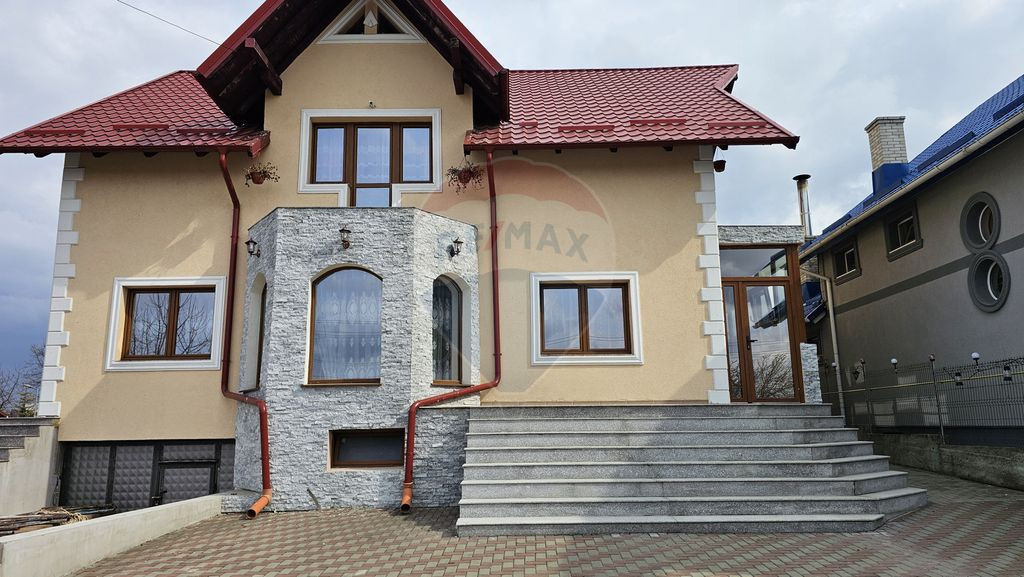Casă / Vilă cu 6 camere, Sfantu Ilie, Suceava