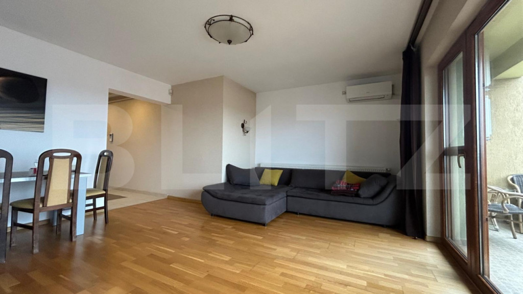 Apartament cu 3 camere, în curte privată
