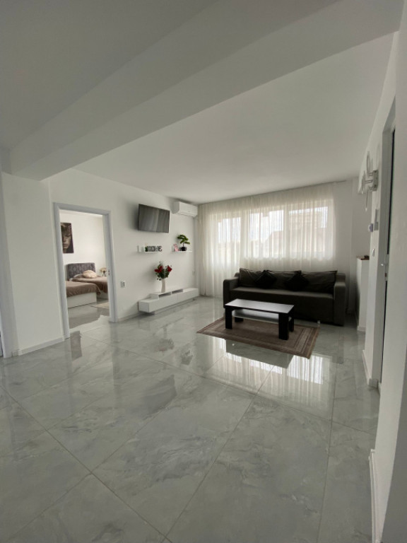 Apartament 4 camere decomandat, 110 mp, zona Consul, Utilita