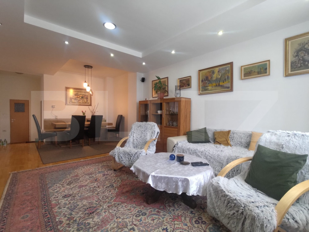 Casă finisata 220 mp, 2 corpuri de cladire , teren 261 mp,