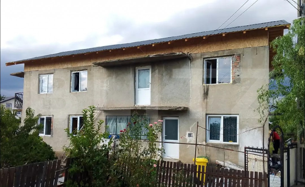 CASAcu ETAJ 178 mp/teren 700 mp proiect HOSTEL BRAZI