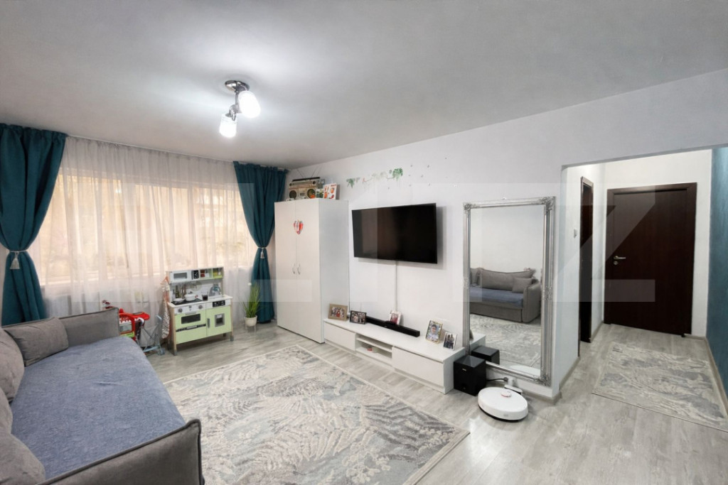Apartament 3 camere, 53 mp, zona Shaorma Amicii