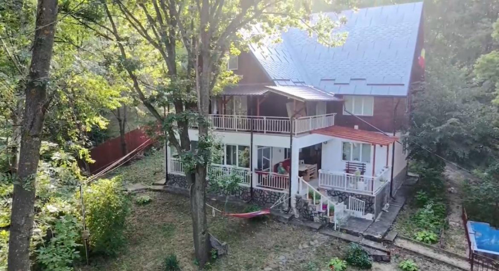 Vilă spațioasă de vanzare in Breaza, 270 mp utili si tere