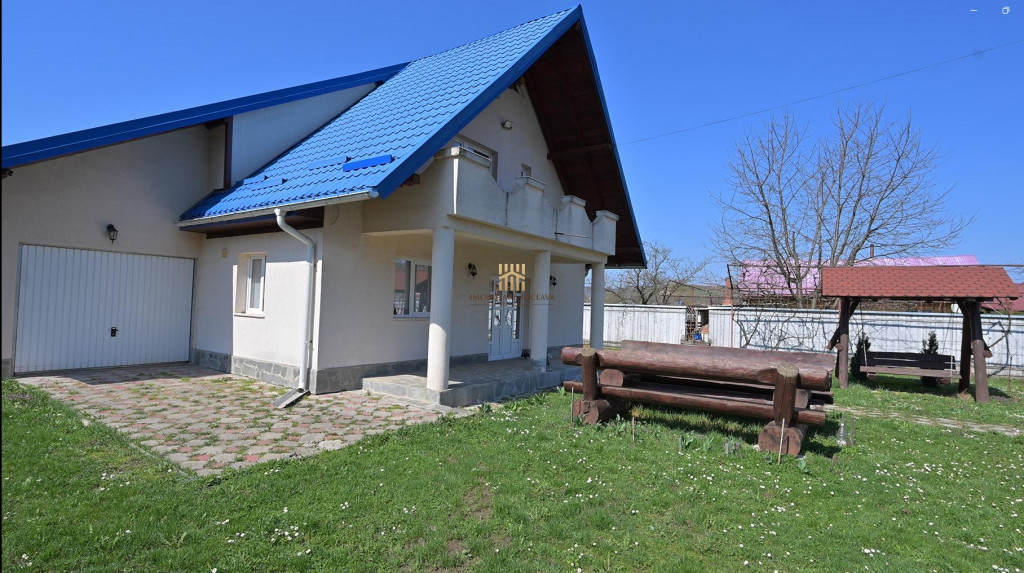 Cas#259; de V#226;nzare #238;n Suceava Arghira | 200 mp Util