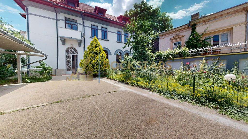 Spatiu Birouri | Etaj 1 + Mansarda | 4 Locuri Parcare | Z...