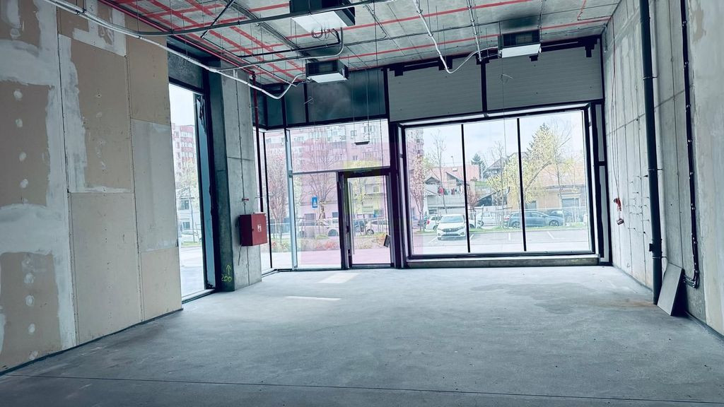 Spatiu comercial imobil nou Sebastian- Razoare.