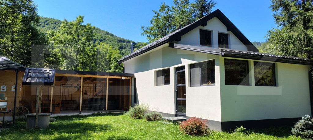 Casa de vacanta 4 camere, 100 mp, teren 768 mp, Dealu Mare,