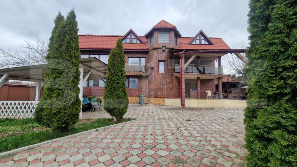 Casa moderna lux cu piscina exterioara totul mecanizat, Baci