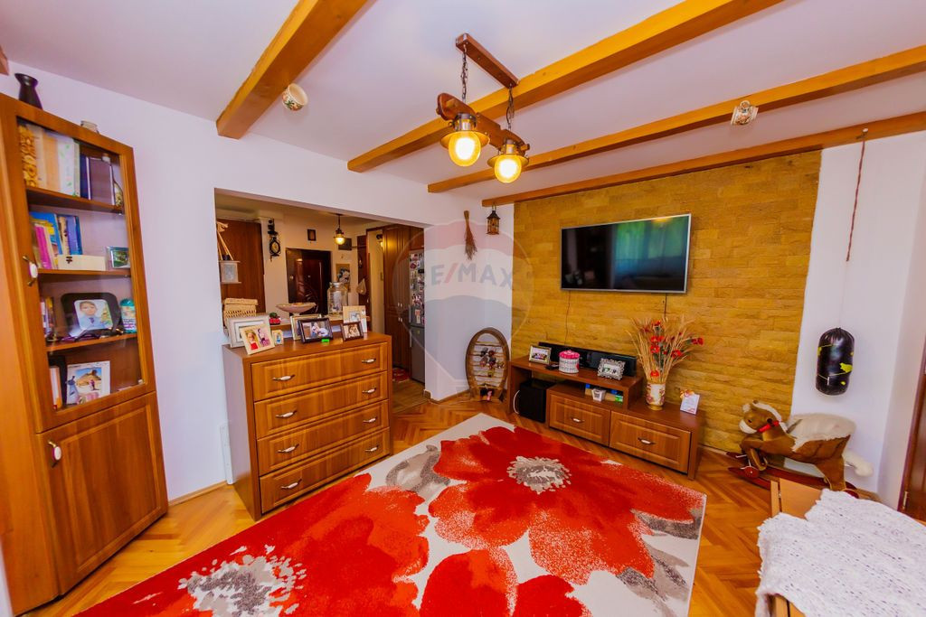 BLD BUCURESTI ETAJ 1 APARTAMENT CU 4 CAMERE DE VANZARE