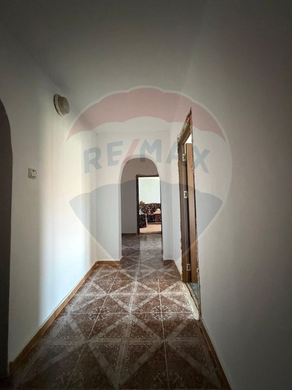 Apartament cu 3 camere de vânzare cu suprafata de 74mp