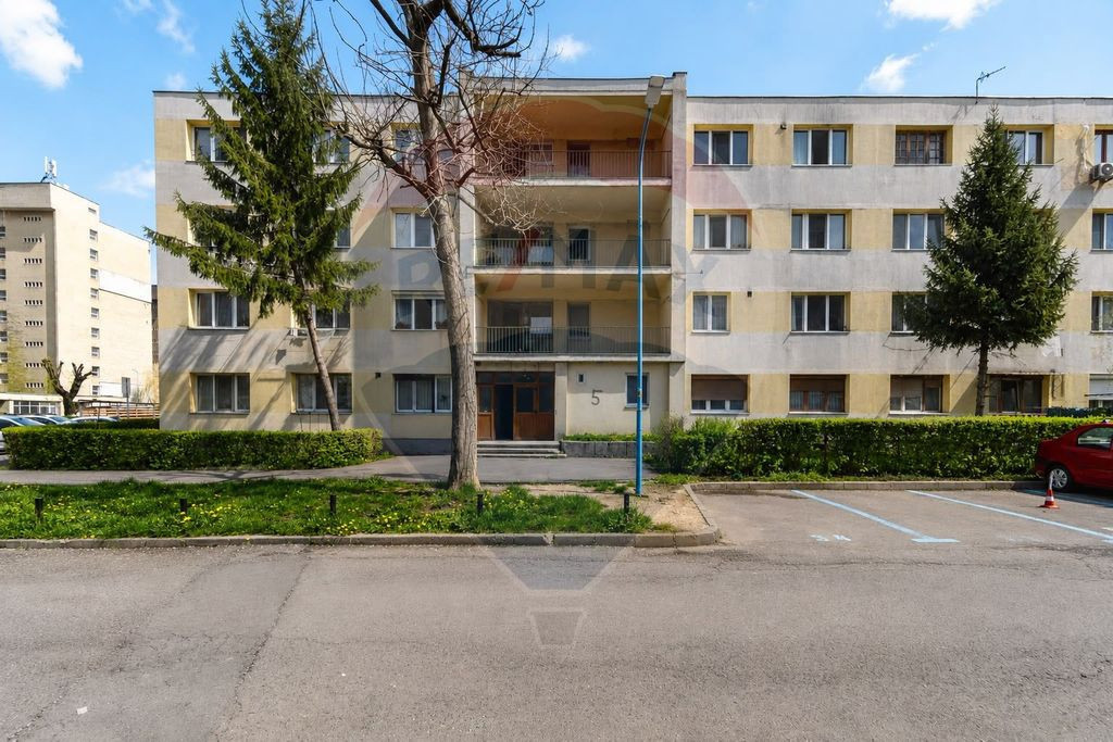 GARSONIERĂ TIP CAMERĂ DE CĂMIN| TRACTORUL| 21 MP | MOB...