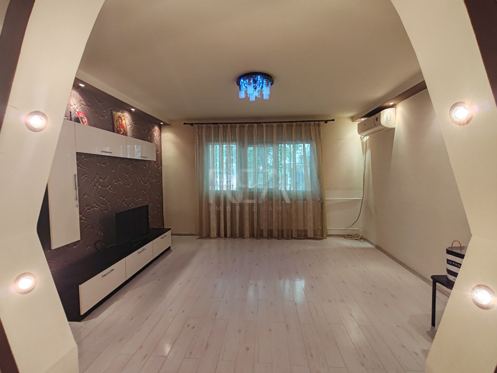 Apartament 3 camere, decomandat/ Drumul Taberei