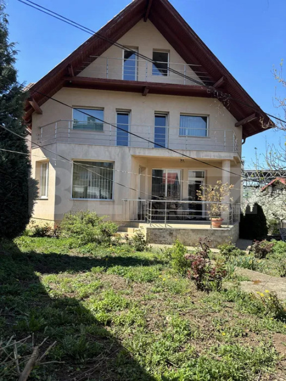 Casa de inchiriat, 8 camere, 800 mp, in Gruia langa stadion