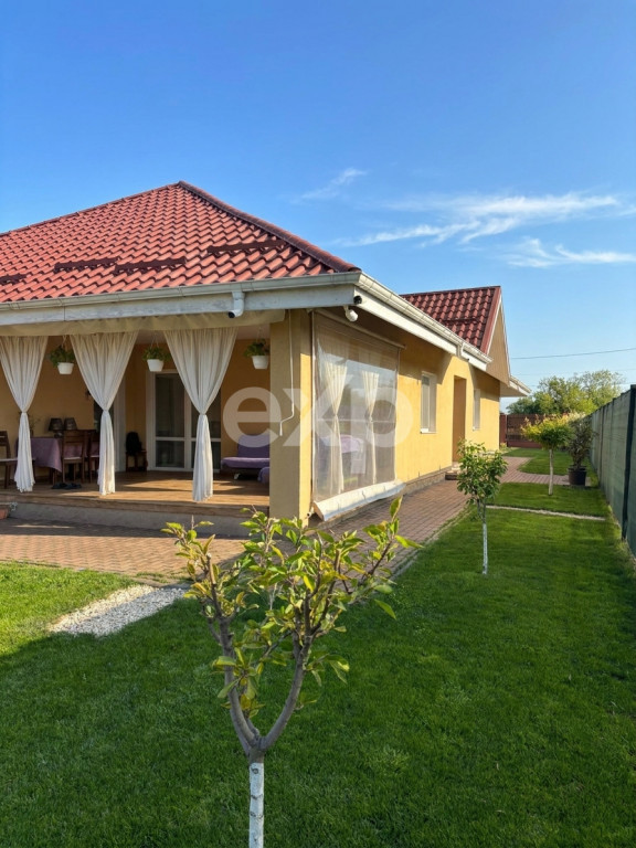 De vanzare vila individuala 7 camere mobilata si utilata com