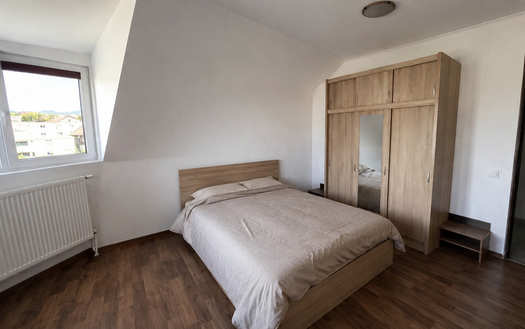 Apartament cu 3 camere Calea Lipovei