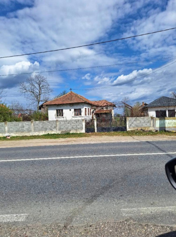 Casă modernă P+M, 336 mp totali, teren 336 mp, curte super