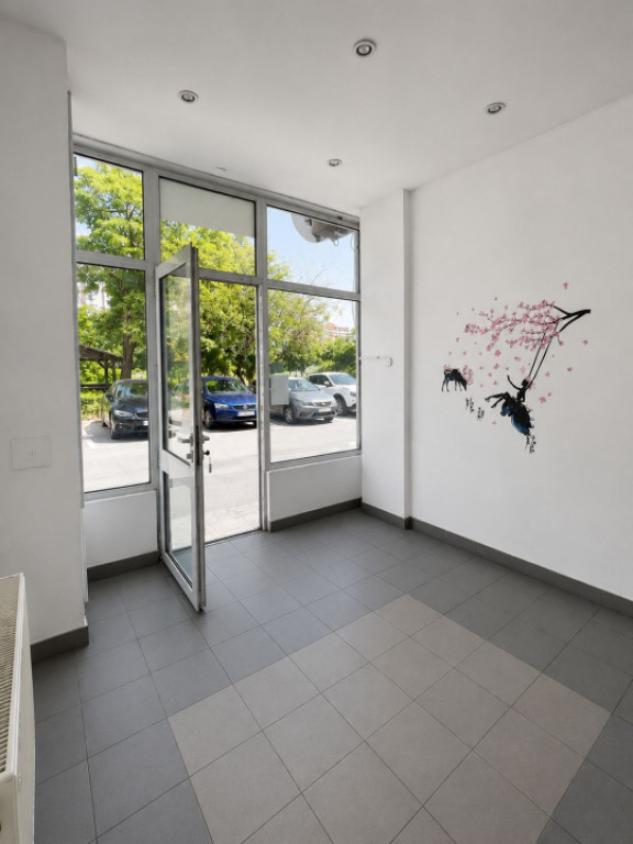 Spatiu comercial - 20 mp Lapus