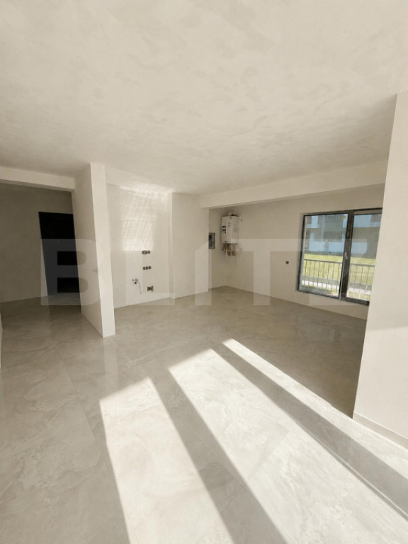 Apartament 3 camere, 70 mp total, acces pietonal Vivo