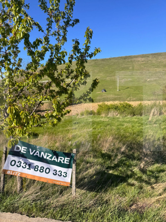 Teren intravilan 3.300 mp, deschidere 26 ml – Băiceni, Cu