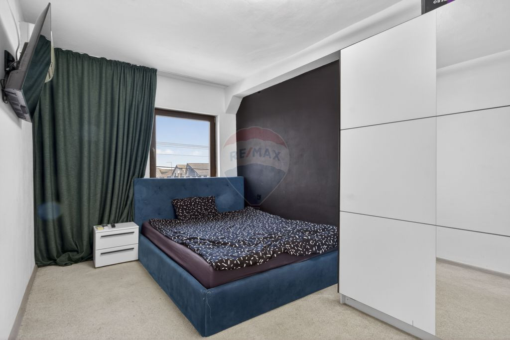 Apartament 2 camere, loc de parcare, teren propriu,strada...