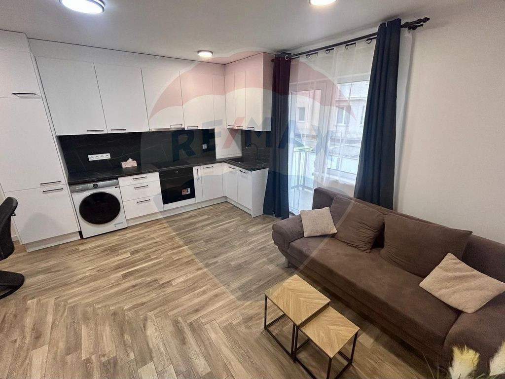 DE INCHIRIAT: Apartament modern 2 cam, bloc 2021 | Parcar...