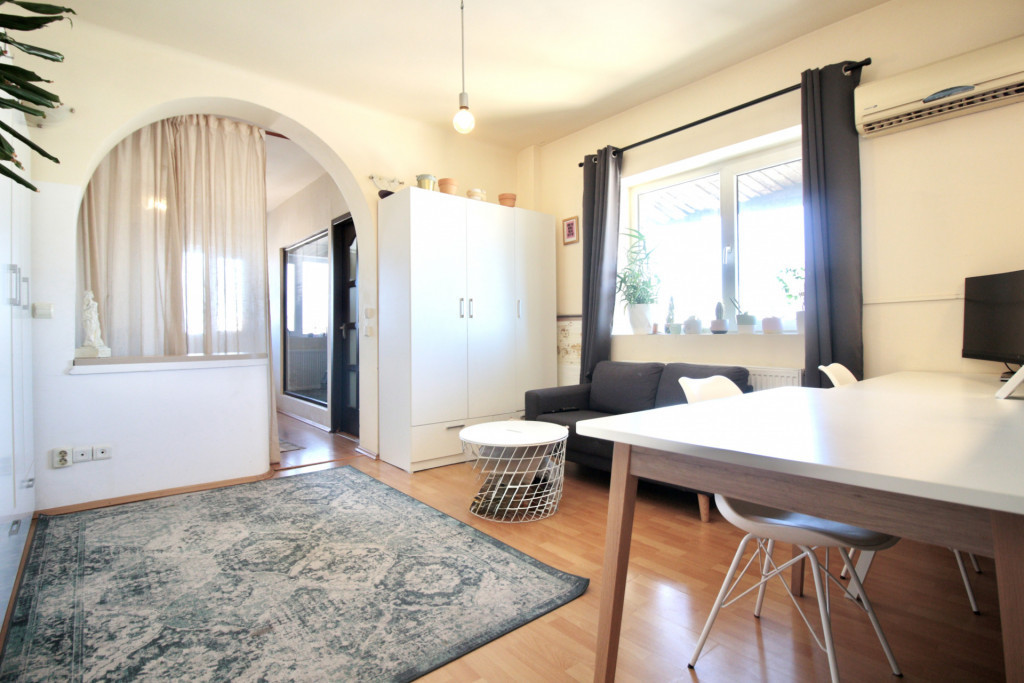 IANCU DE HUNRDOARA, DOROBANTI-LONDRA, APARTAMENT COCHET