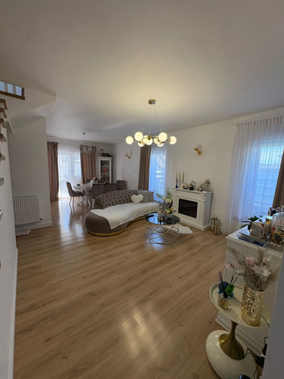 Casă modernă P+1, 145 mp utili, 4 dormitoare, complet mobi