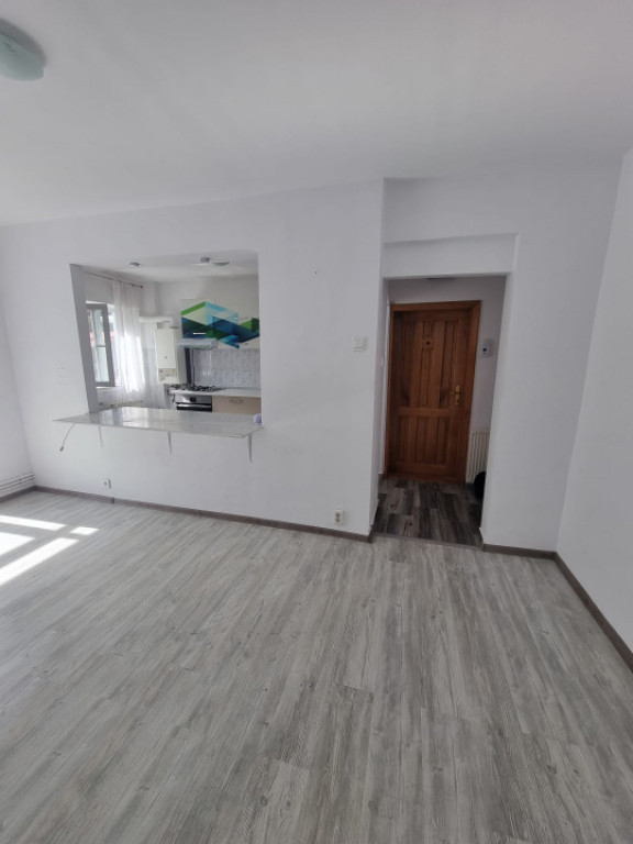 Garsoniera de renovat in centrul statiunii Azuga