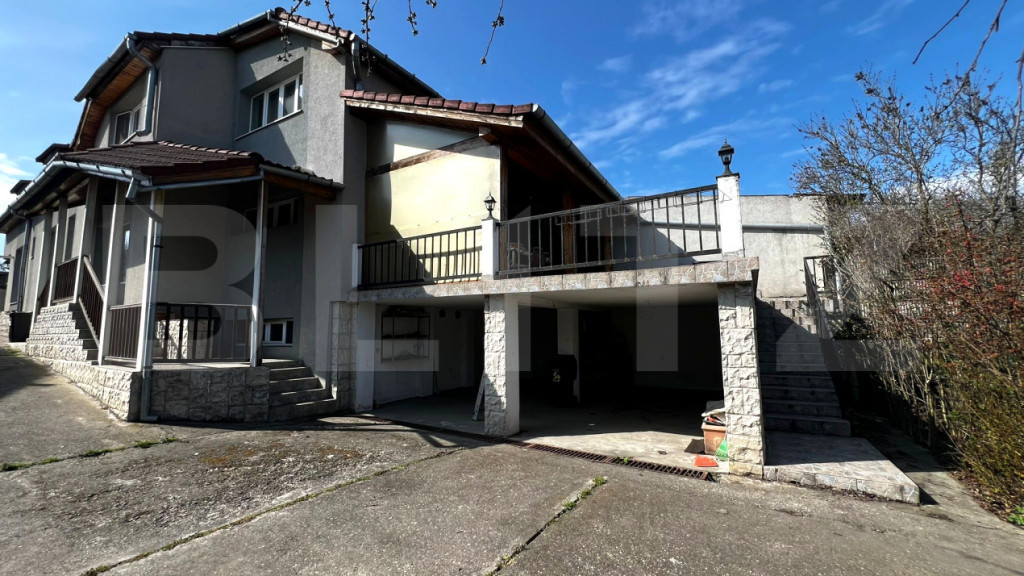 Casă de vânzare 7 camere, 300 mp utili, teren 839 mp, zon?