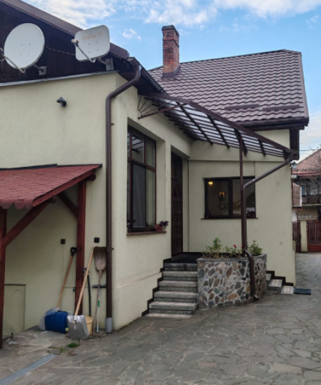 Casa de vanzare, 100 mp, zona Parcul Regina Maria