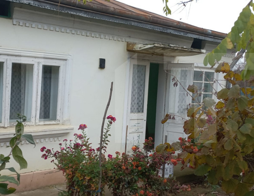 Casă bătrânească cu teren – 1.172 mp, Tulbureni