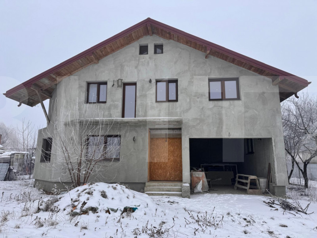 Casă la gri cu teren 1000mp cu priveliște superbă - Iazul