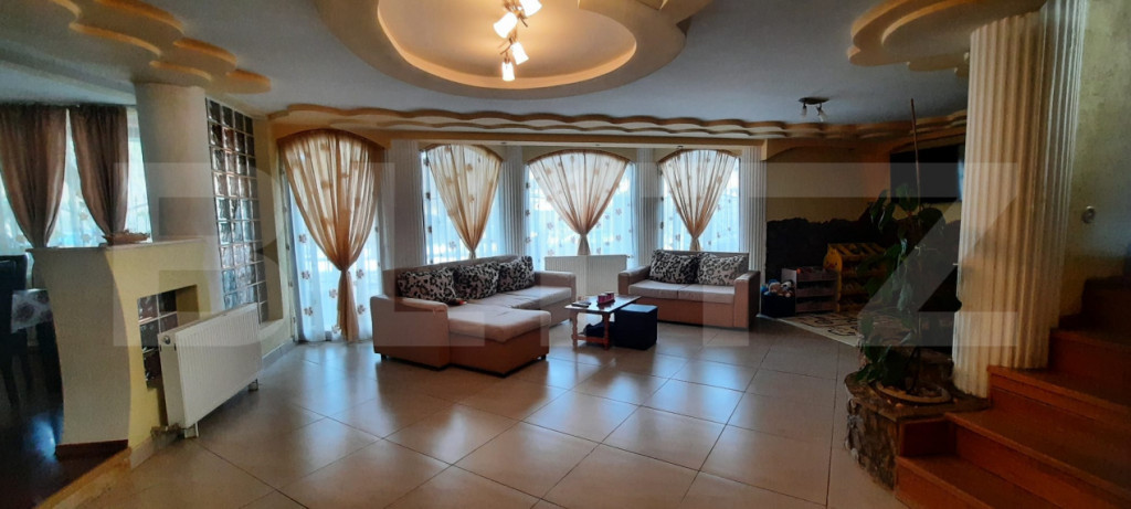 Casa de vanzare, 202 mp, zona Micro 17