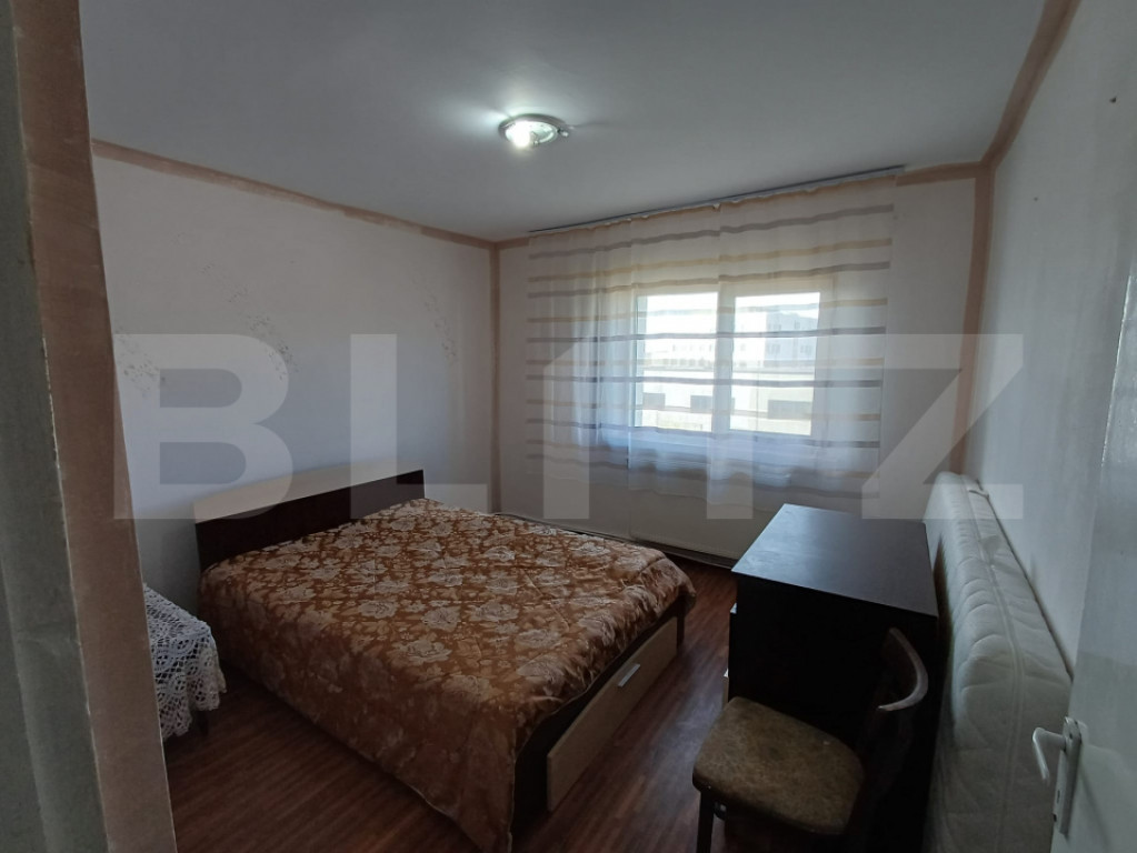 Apartament de vanzare, cu 3 camere, 72 mp, zona parc Debarca
