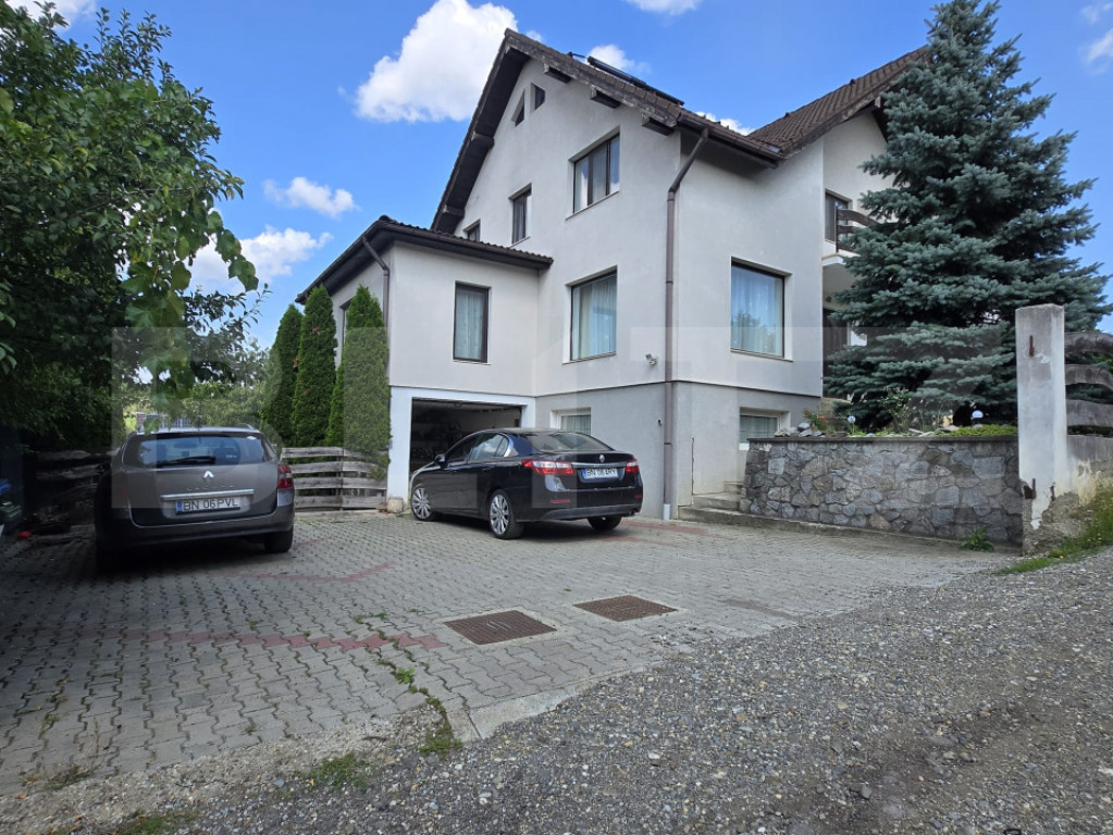 Casa D+P+E, pe Aleea Trifoiului, zona linistita!