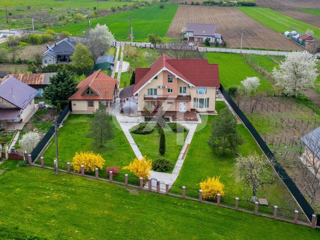 Casă/vilă de vânzare 5 camere, teren 1275 mp, Sărată, B