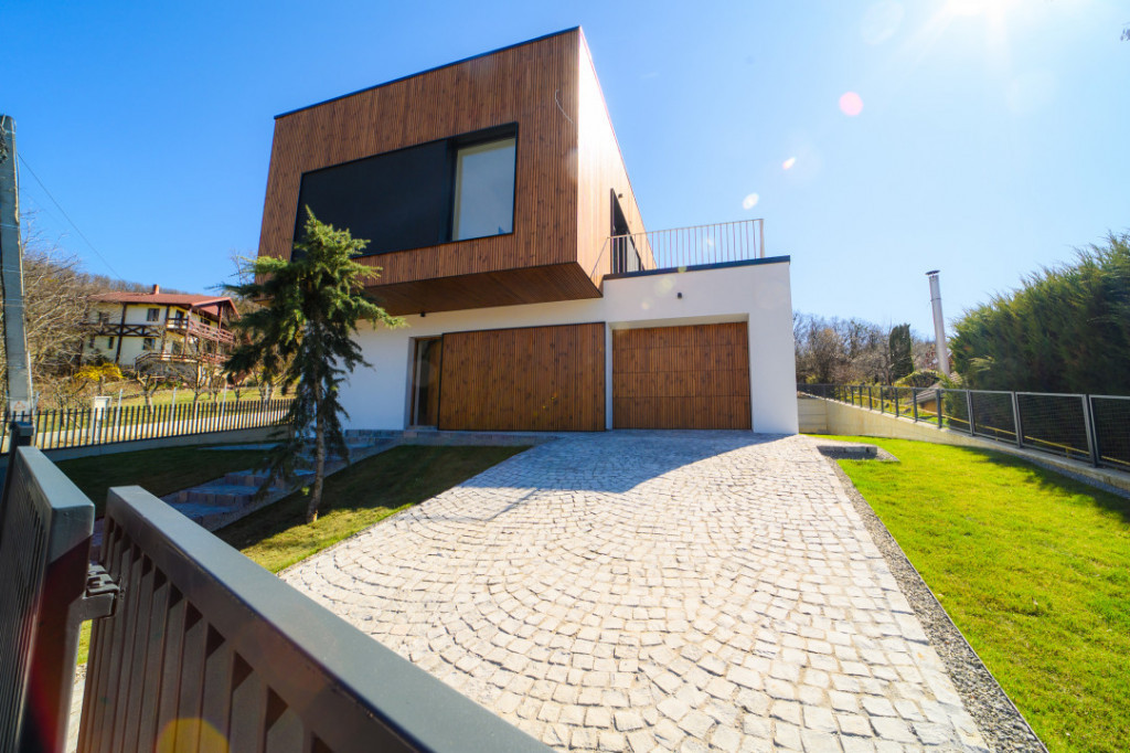 Casa NOUA cu CF, zona Bradet-Meses, incalzire in pardoseala,