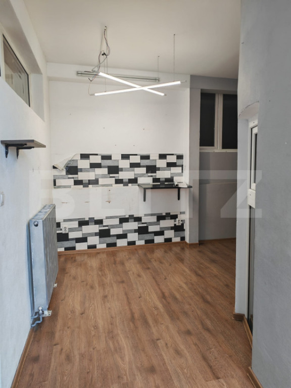 Spatiu comercial, 14 mp, zona Centrala - Campia Turzii