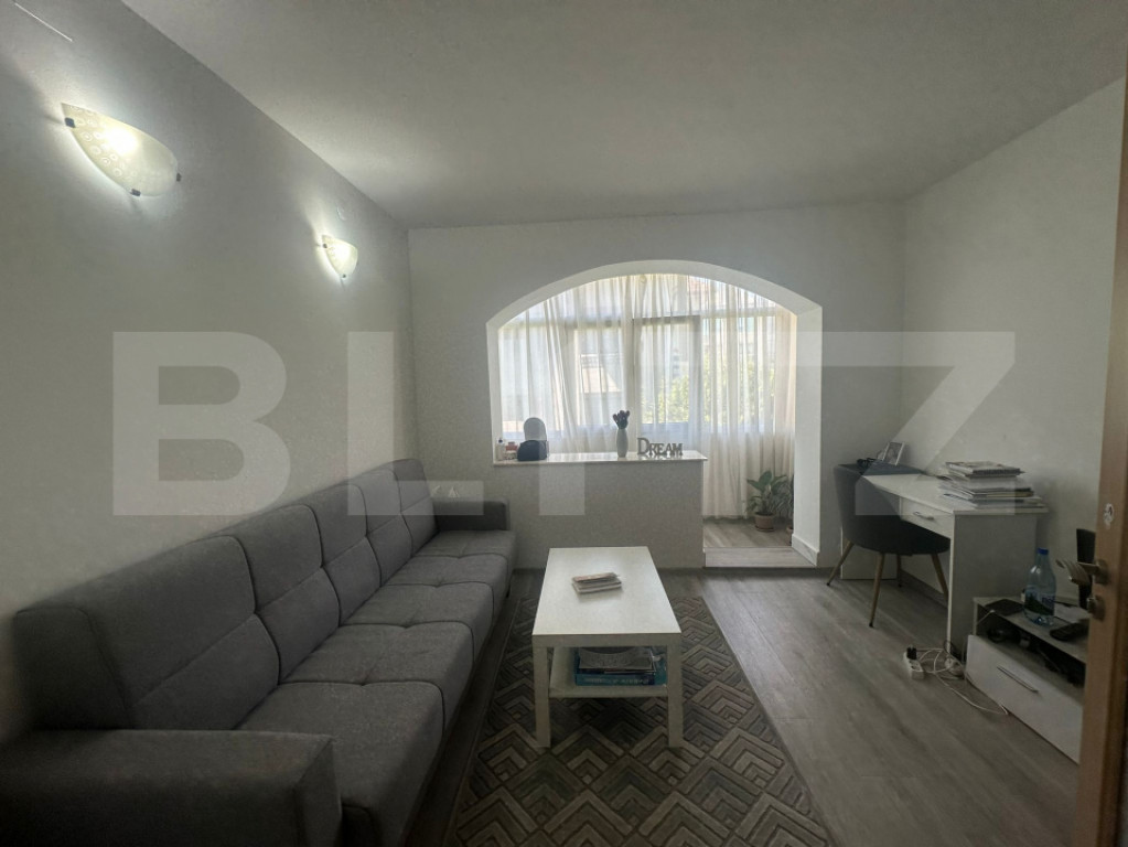 Apartament 2 camere, decomandat, zona centrala