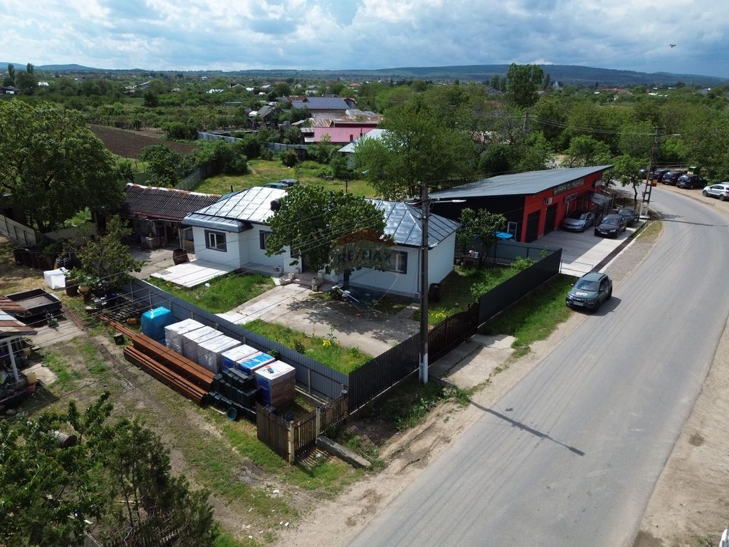 Casă renovata cu teren 5000 mp Popesti