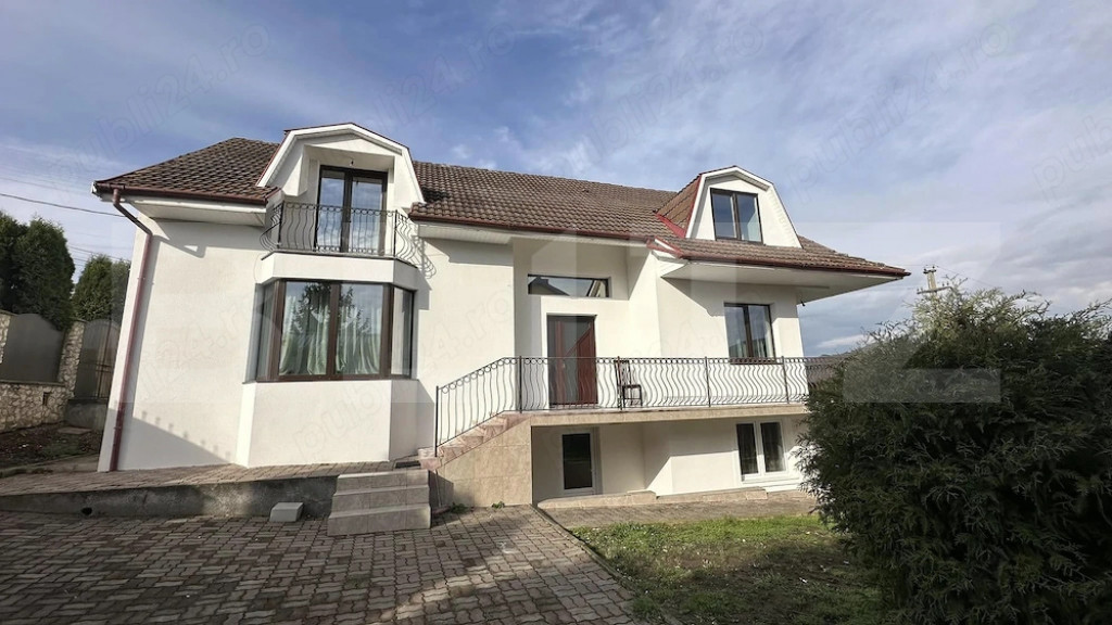 Casa superba in Voiniceni, 250mp utili, teren de 11Ari