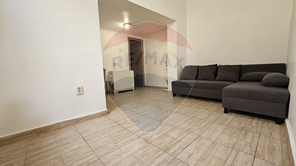 Apartament cu 2 camere într-o casă cu farmec interbelic...