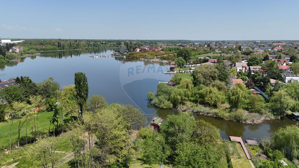Proprietate unica, vila si 8000 mp pe malul lacului Snagov