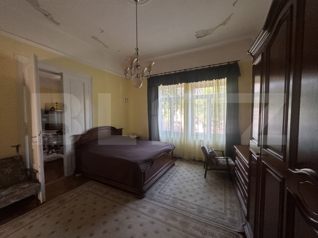 Casă cu două apartamente, 221 mp, zona Semicentral