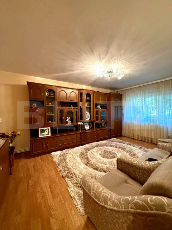 Apartament 3 camere, 64 mp, cartier Obcini