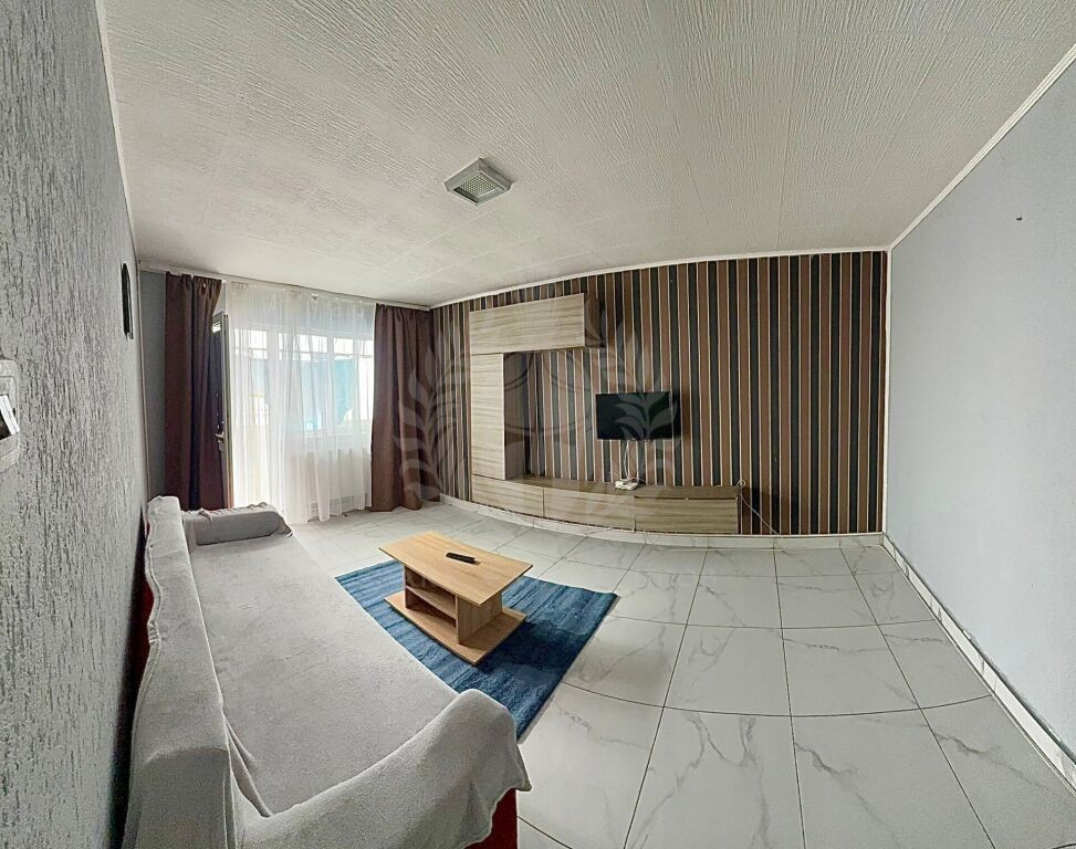 //3 CAMERE//DECOMAMDAT// BULEVARDUL REPUBLICII//
