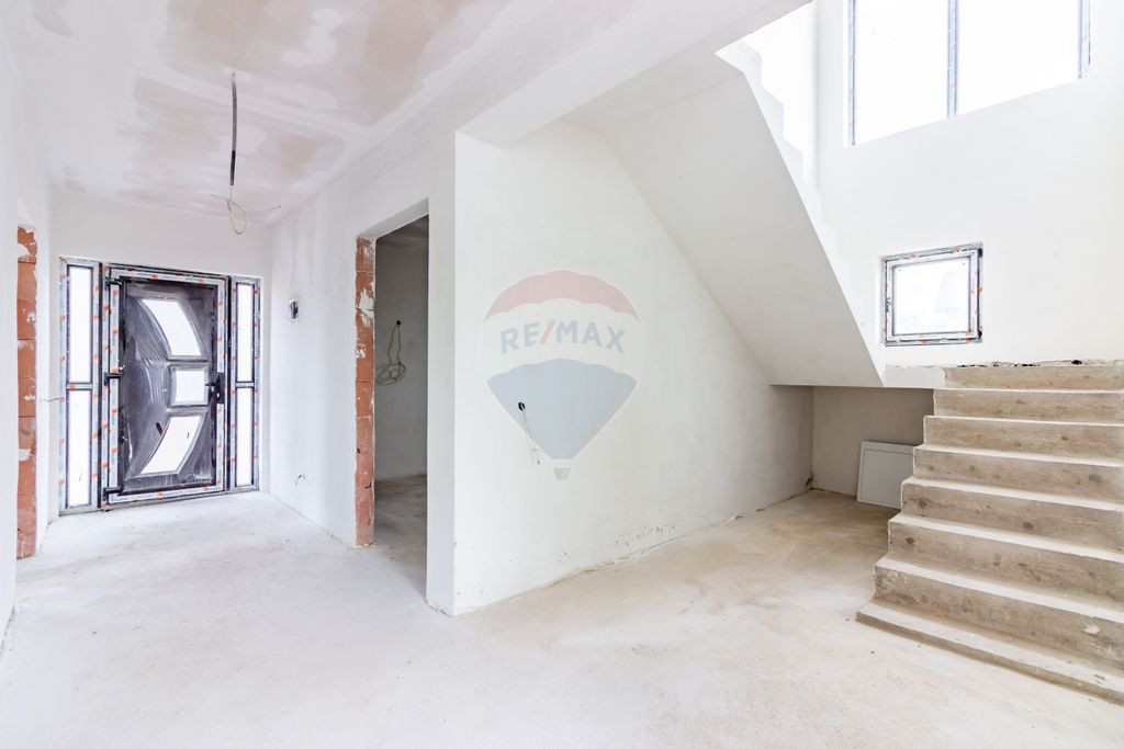 Casă nouă de vanzare cu 6 camere | Balotești | Proximi...