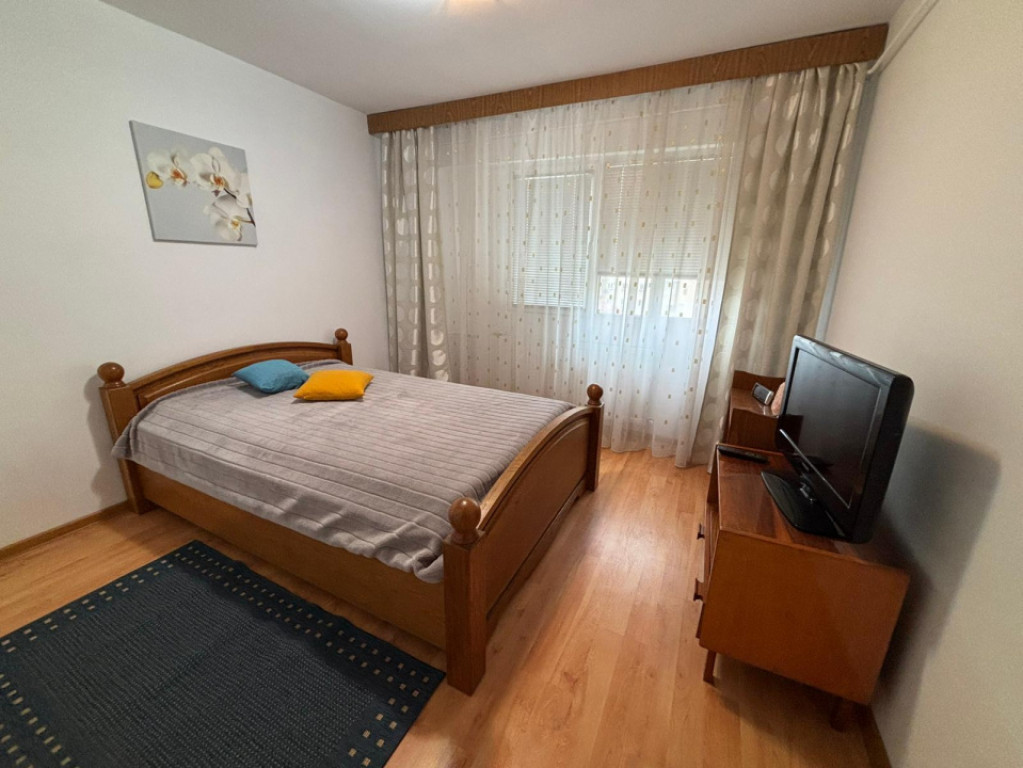 Apartament 4 camere-Piata Mihai Viteazu-77mp- bloc 1983