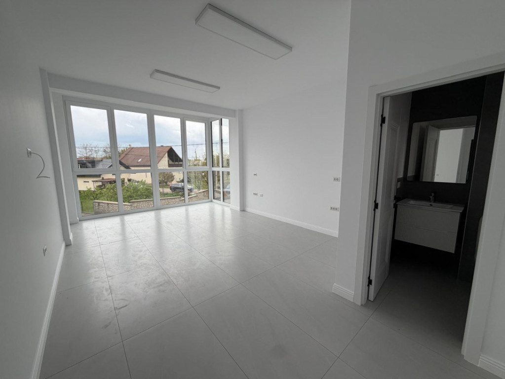 Spatiu birou, 33 mp, Radauti